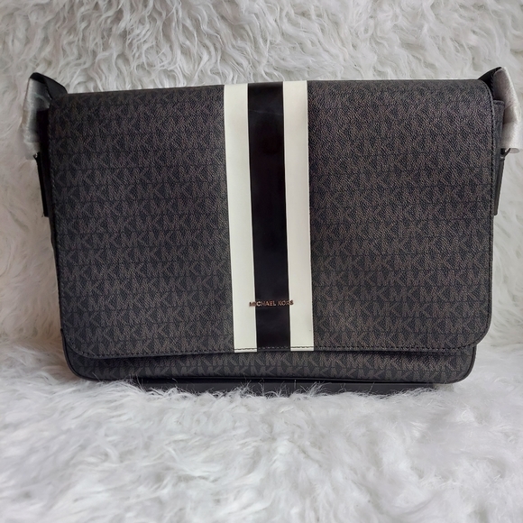 Michael Kors Bags Michael Kors Cooper Messenger Bag Poshmark